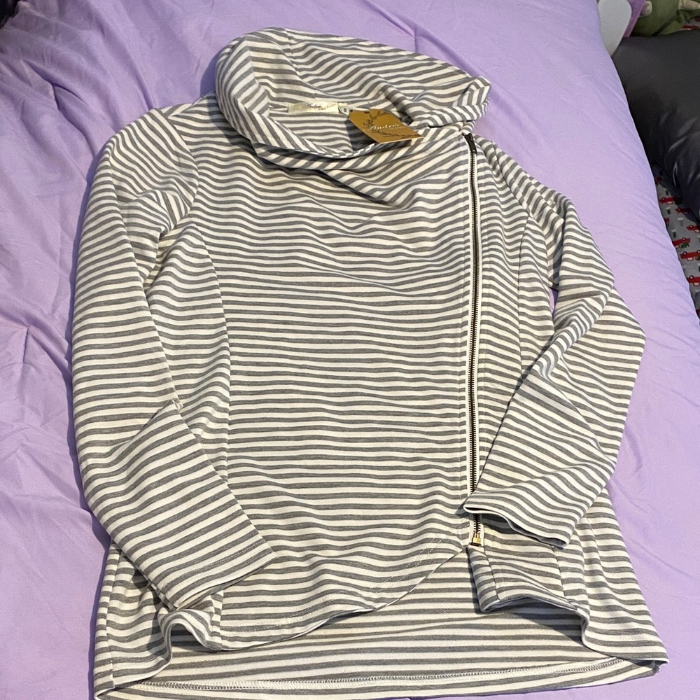 ANDREE BY UNIT Gray and White Striped Cowl Neck Sweater